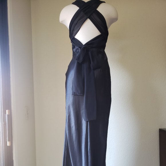 Gorgeous Black Evening/Prom Gown With Tie Back - Picture 5 of 15